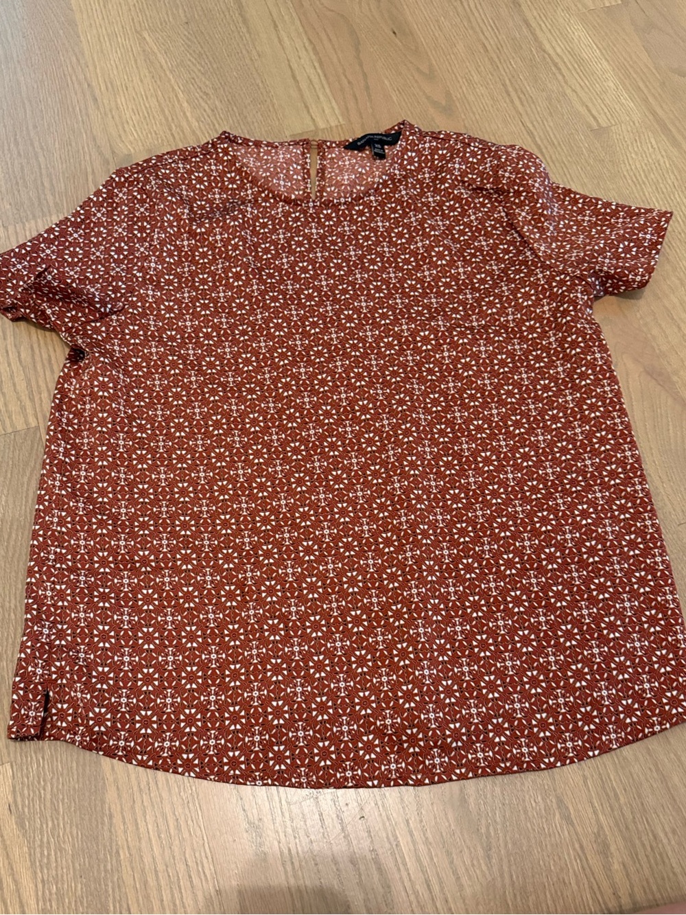 Banana Republic Rust Red Floral Short-Sleeve Blouse
